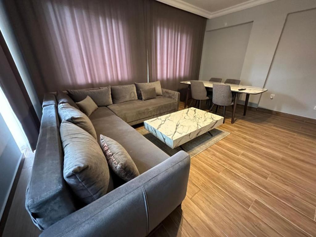 Lara'S Suite Antalya Antália Exterior foto